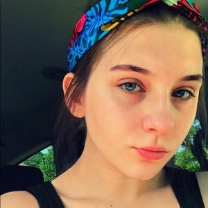 Meet your Posher, Kelly